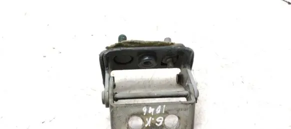 Tailgate/trunk/boot hinge
