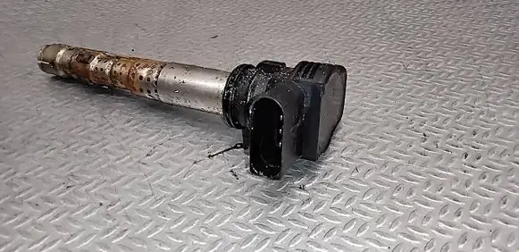 Volkswagen PASSAT B6 High voltage ignition coil 06F905115F