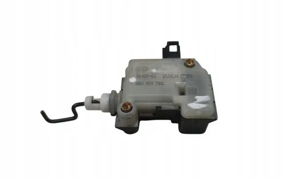 Volkswagen Polo IV 9N3 Tailgate boot lock/latch motor 3B0959781CCAREWAY