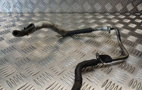 Engine coolant pipe/hose