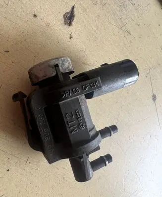 Audi A3 S3 8P Vacuum valve 1J0906283C