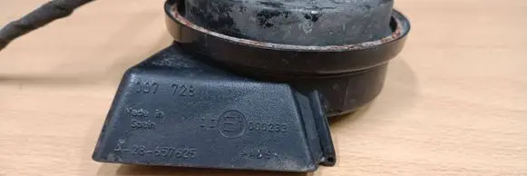 Mercedes-Benz C W203 Horn signal 007728 A28657625 E1000233
