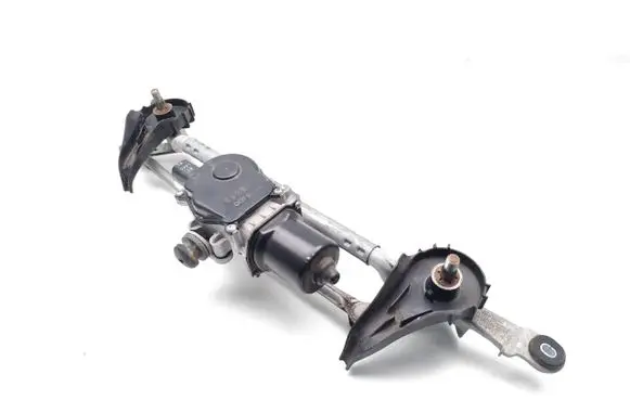 Mazda CX-3 Front wiper linkage and motor D09L6737X K6217