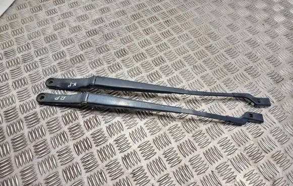 Opel Astra J Front wiper blade arm 3392125738