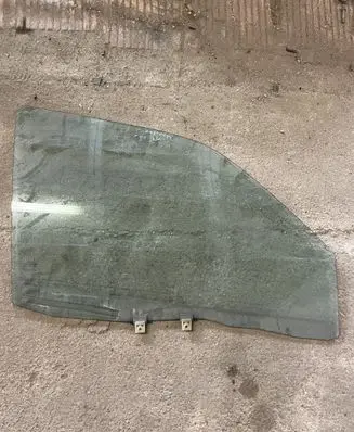 Opel Frontera B Front door window glass four-door