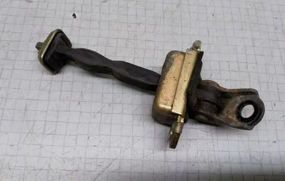 Skoda Octavia Mk1 (1U) Rear door check strap stopper