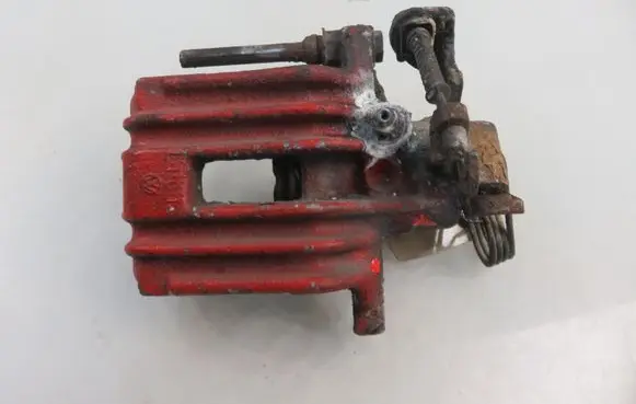 Volkswagen PASSAT B5.5 Rear brake caliper 