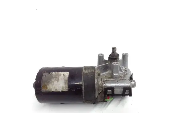 Volkswagen PASSAT B5 Wiper motor 0390241132 8D1955113B