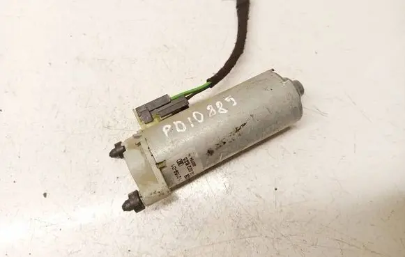 Mercedes-Benz CLS C219 Seat adjustment motor 0130002625