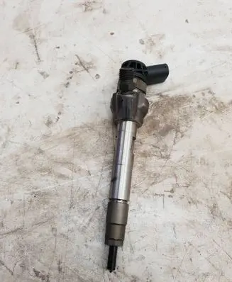 BMW 5 F10 F11 Fuel injector 0445110743 65606