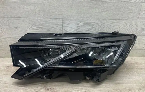 Skoda Octavia Mk4 Headlight/headlamp 5E4941035
