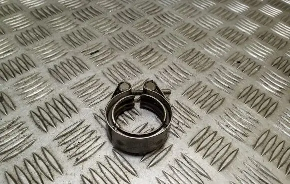 Volkswagen Touareg II Muffler pipe connector clamp 059131548C