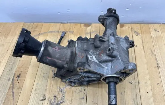 Chevrolet Tracker Gearbox transfer box case 812481521
