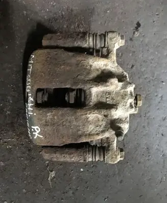 Mitsubishi Carisma Front brake caliper