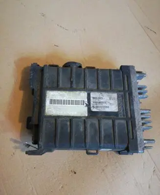 Volkswagen PASSAT B3 Engine control unit/module 0261200261