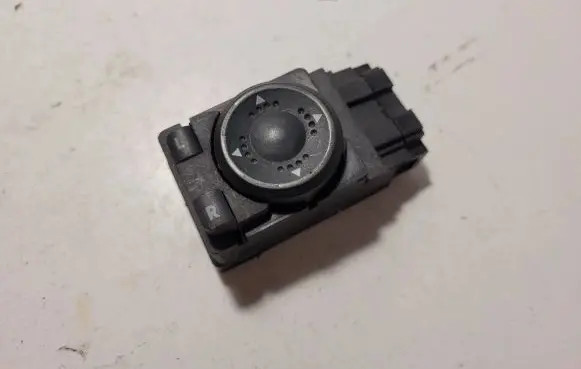 Skoda Octavia Mk1 (1U) Wing mirror switch 1U1959565C