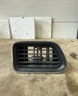 Nissan NV400 Dashboard air vent grill cover trim 687505442R