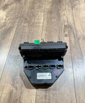 Mercedes-Benz E W212 Fuse module A2129008307 A2129016100 A2129020603