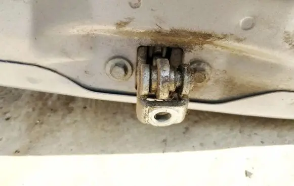 Opel Astra G Rear door check strap stopper