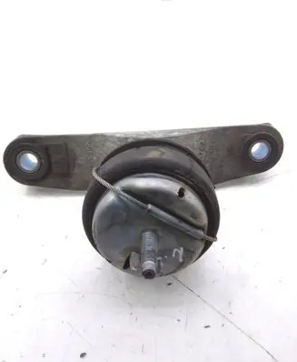 Volvo C30 Engine mount bracket