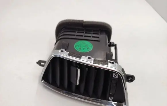 Chevrolet Captiva Dash center air vent grill 96962074