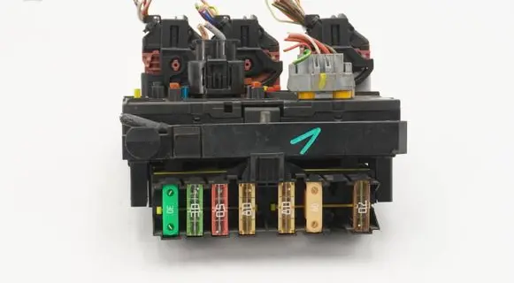 Peugeot 307 Fuse module 9664055580