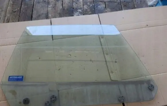 Suzuki SX4 Sliding door window/glass 