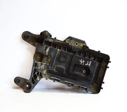 Volkswagen PASSAT B6 Battery box tray 1K0915333C