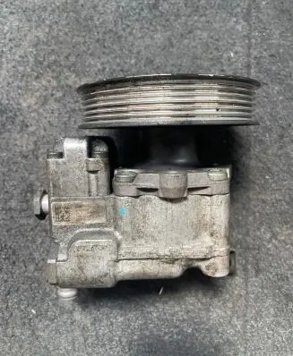 BMW 5 E60 E61 Power steering pump 7652974109 678084803