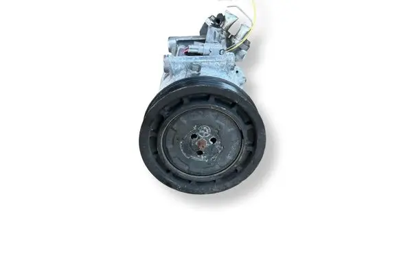 Renault Megane III Air conditioning (A/C) compressor (pump) 8200939386