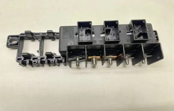 Audi A6 S6 C5 4B Fuse box set 8L0941822A 896083000