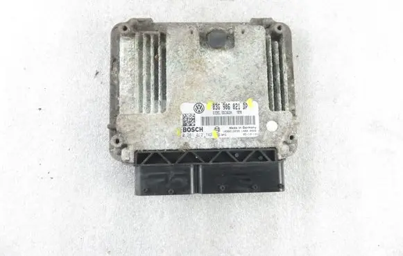Volkswagen PASSAT B6 Engine control unit/module 0281012742 03G906021DP