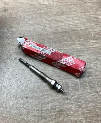 Toyota Carina A60 Glow plug 1985064020