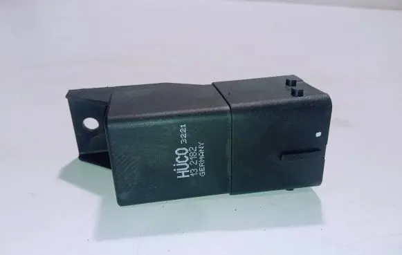 Citroen C5 Glow plug pre-heat relay 1321823221