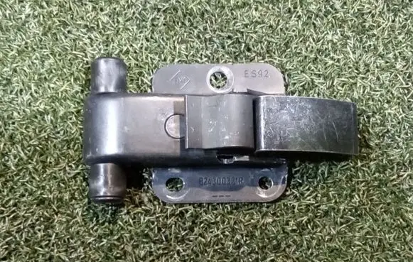 Opel Movano B Front door check strap stopper 824300321R