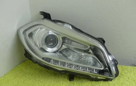 Suzuki SX4 S-Cross Headlight/headlamp 100-17735