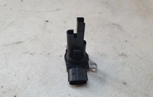 Toyota RAV 4 (XA40) Mass air flow meter 2220428010 1974005310 03R26