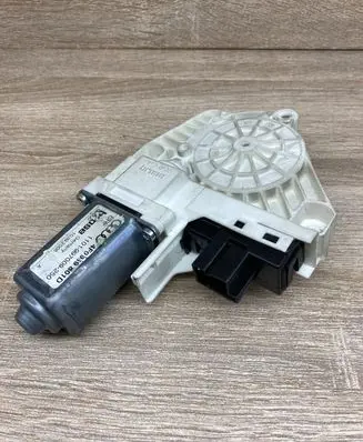 Audi A6 S6 C6 4F Front door window regulator motor 4F0959801D