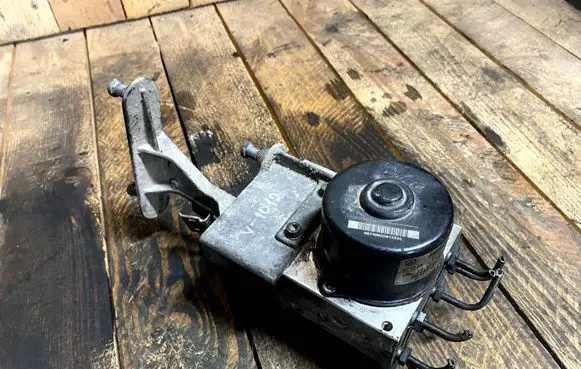 Mercedes-Benz C W203 ABS Pump a0325459132 0325459132