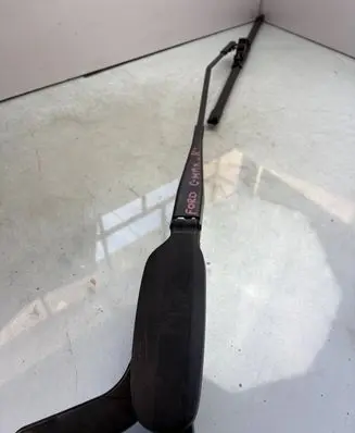 Ford C-MAX I Front wiper blade arm 3M5117526CC