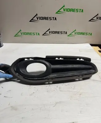 Honda HR-V Front fog light trim/grill