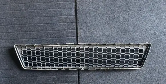 Toyota Verso Front bumper lower grill 531120F040