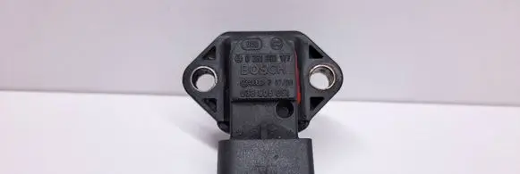 Audi A4 S4 B5 8D Turbo air boost pressure sensor 038906051 0281002177
