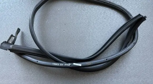 Nissan Patrol Y61 Rubber seal loading door 90830VB000