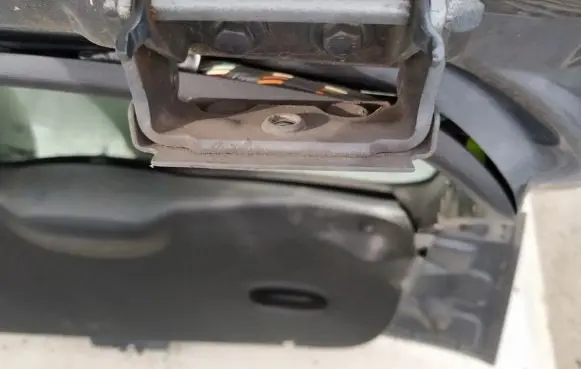 Ford Focus Tailgate/trunk/boot hinge