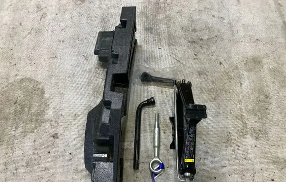Volvo XC40 Tool set 31680604 31381637 31680312