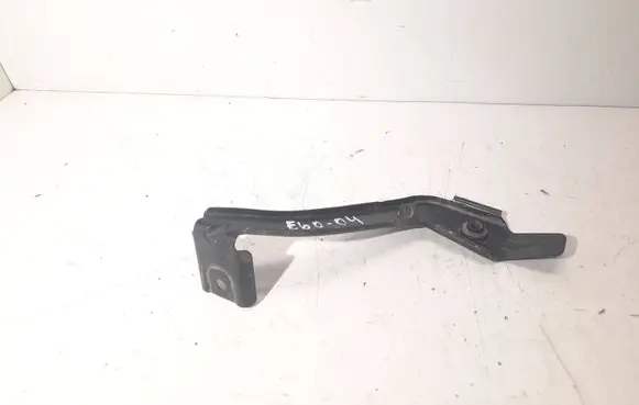 Fender mounting bracket