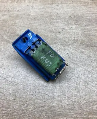 Ford Focus Heater blower motor/fan resistor XS4H18B647BA
