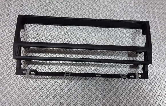 Radio/GPS head unit trim