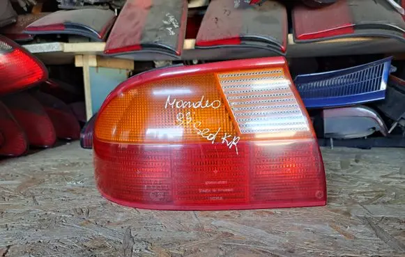 Ford Mondeo MK I Rear/tail lights 93BG13A603AA